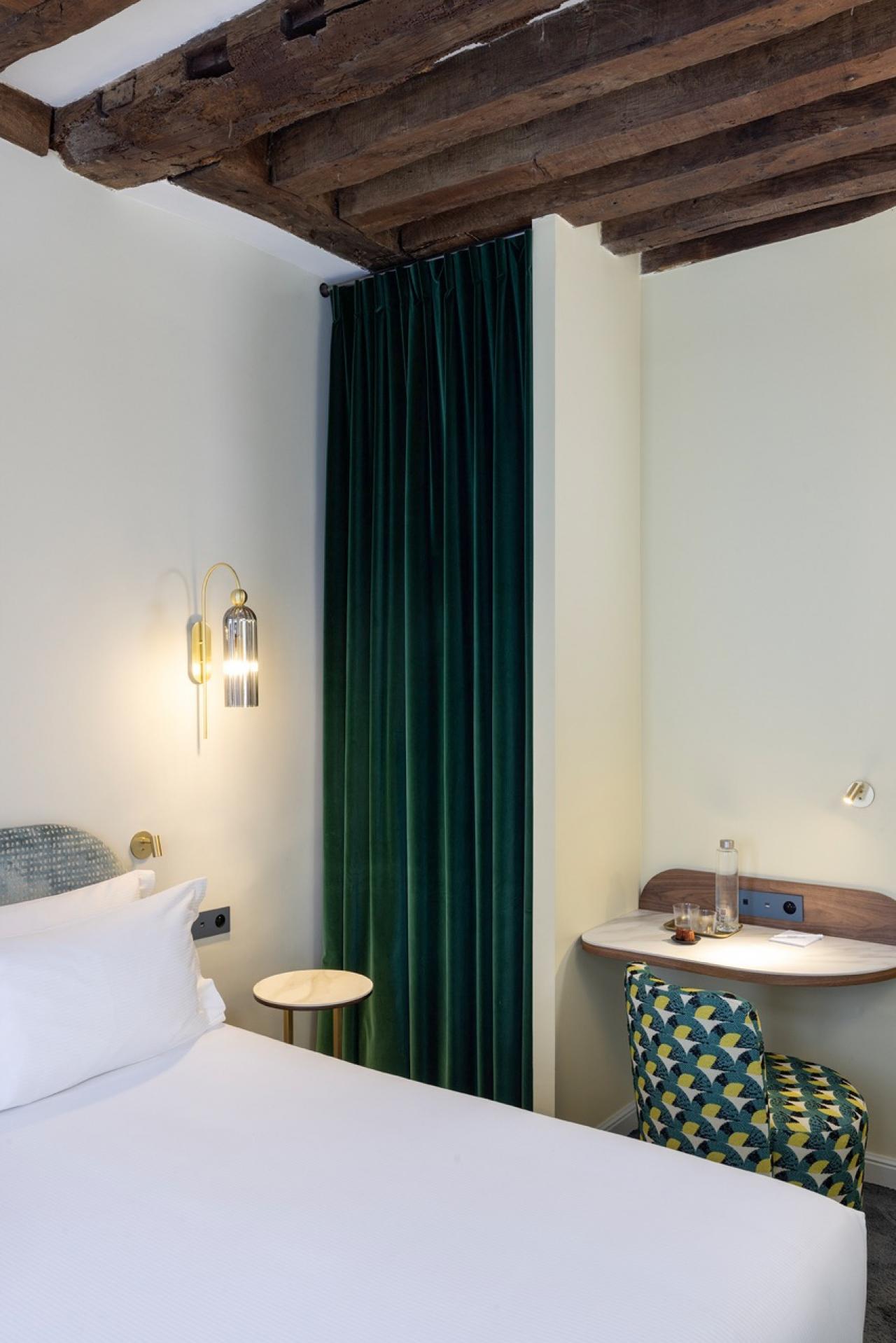 L de Lutèce - Communicating rooms Plurielle