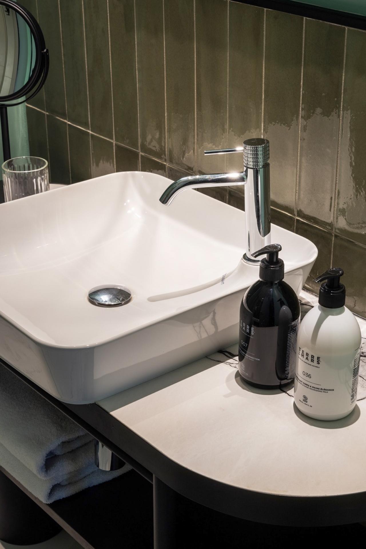 L de Lutèce - Communicating rooms Plurielle