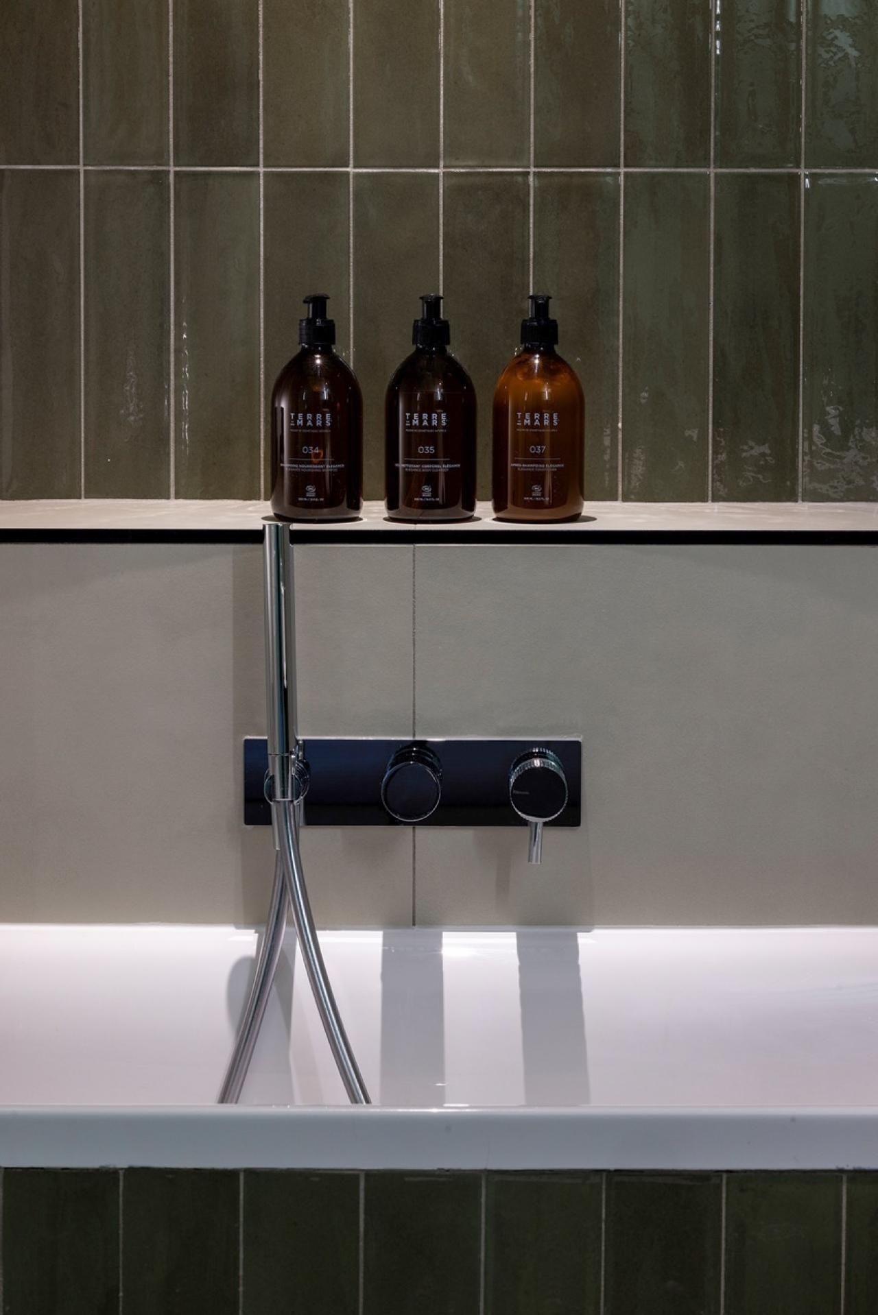 L de Lutèce - Communicating rooms Plurielle